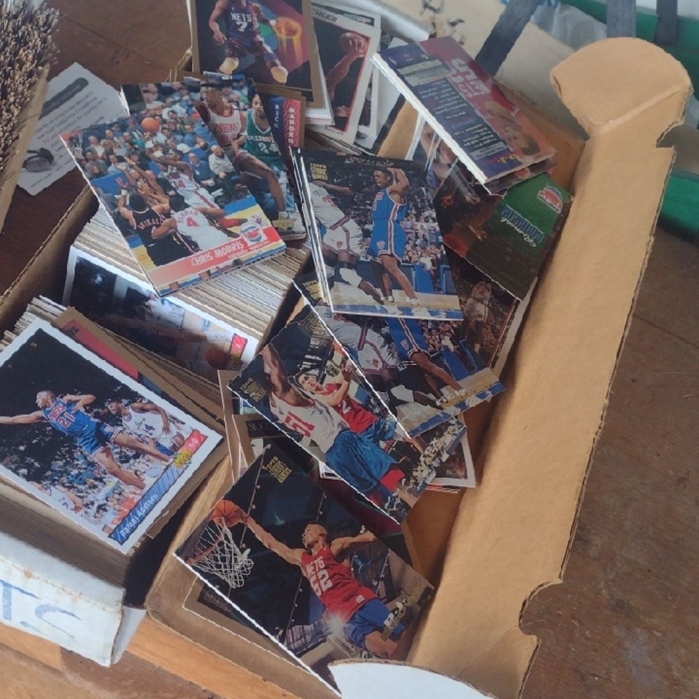 Assorted Basketball Trading Cards 800 Count from 1990-1995
